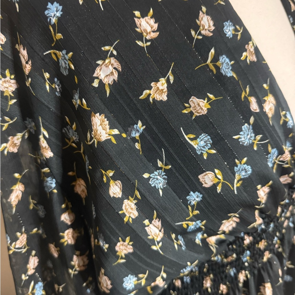 Missguided Plus Black Floral Dress - Picture 5 of 7